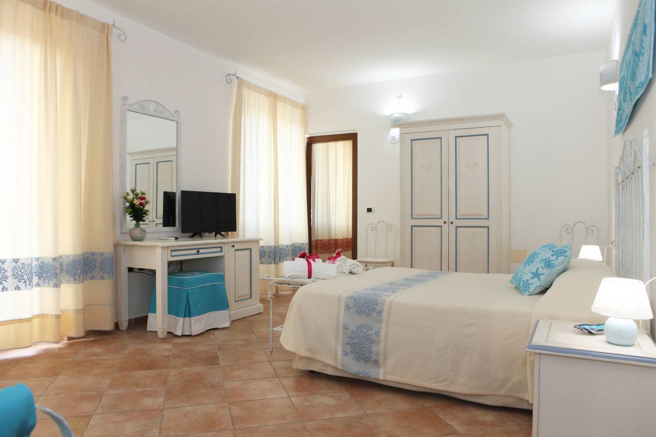 Guest House Villabianca Ла Мадалена Екстериор снимка