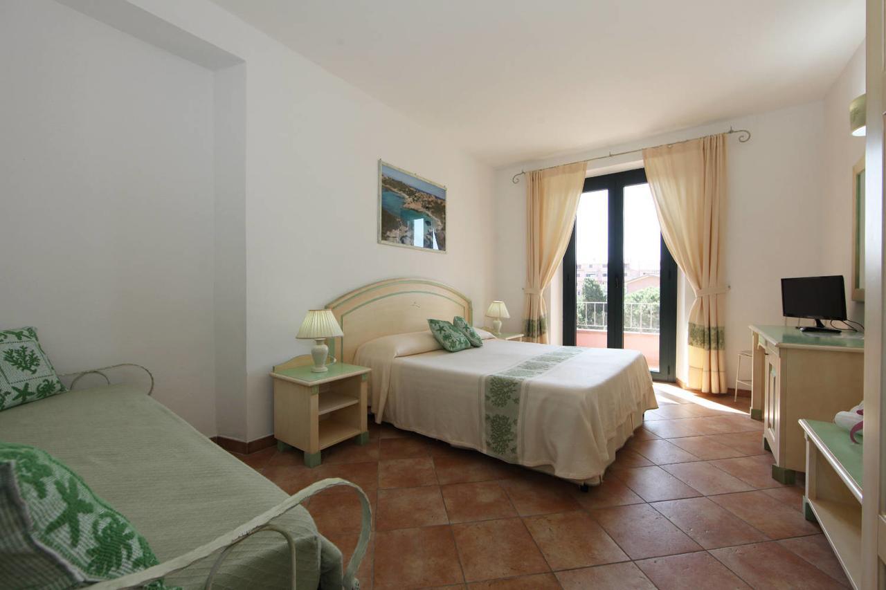 Guest House Villabianca Ла Мадалена Екстериор снимка