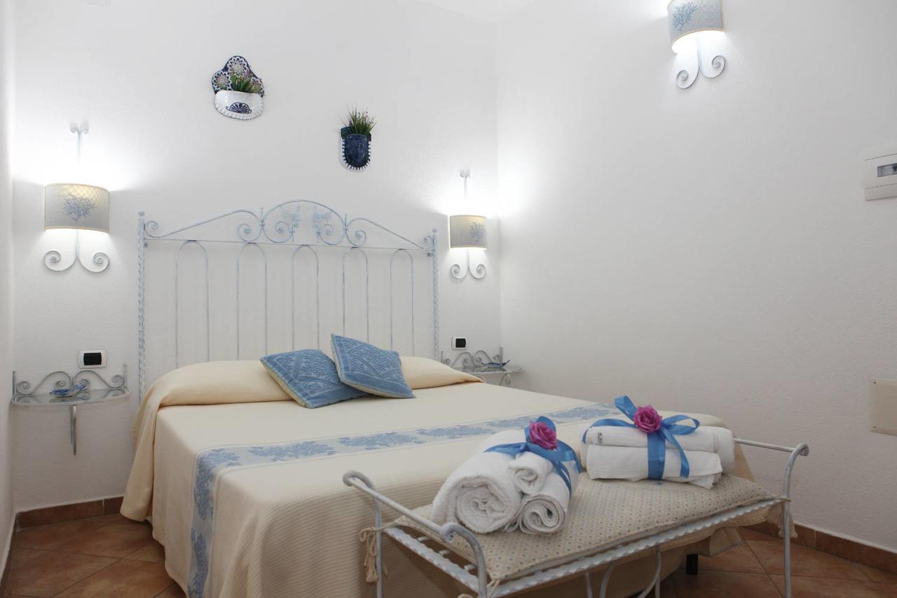 Guest House Villabianca Ла Мадалена Екстериор снимка