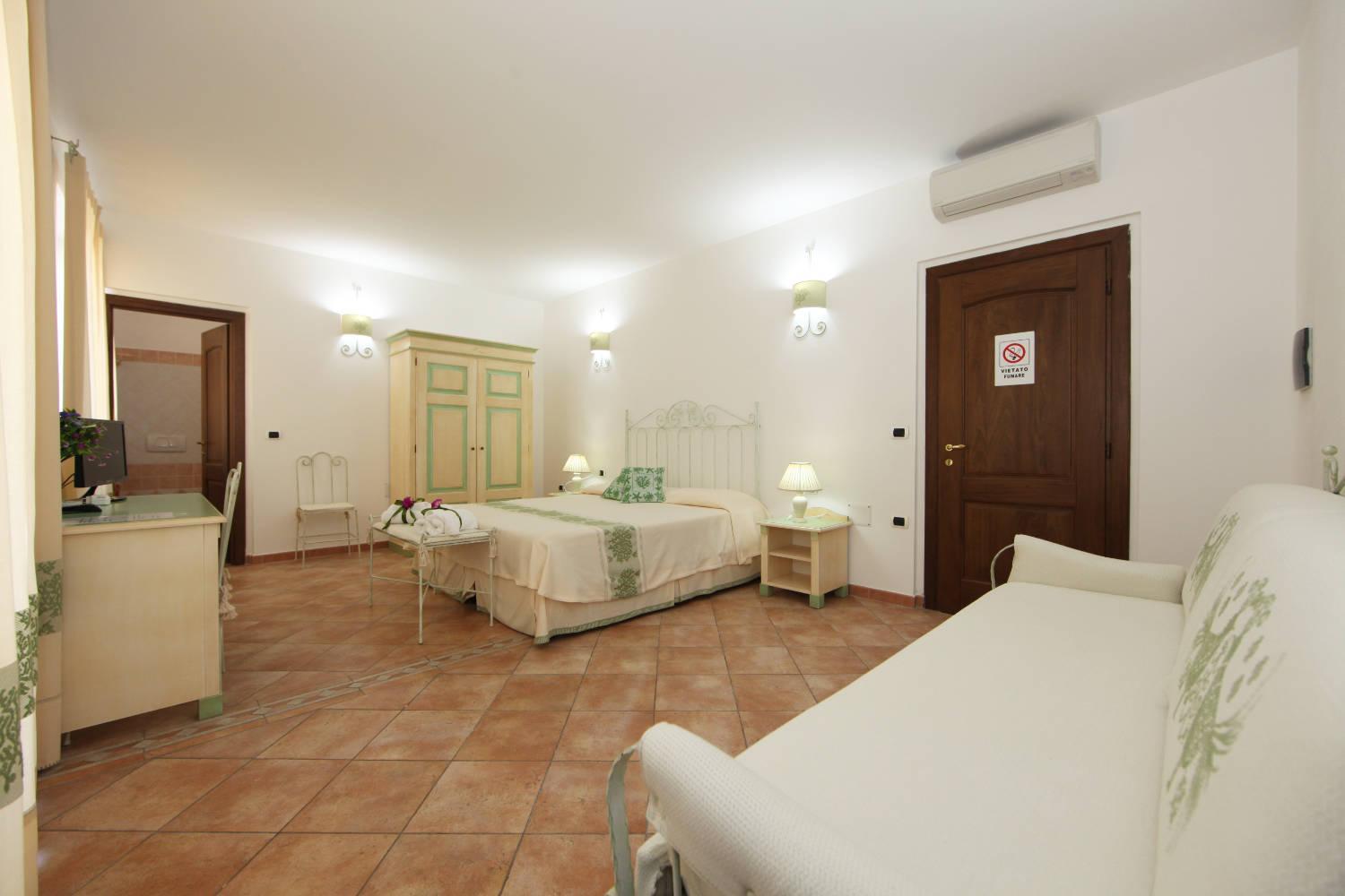 Guest House Villabianca Ла Мадалена Екстериор снимка