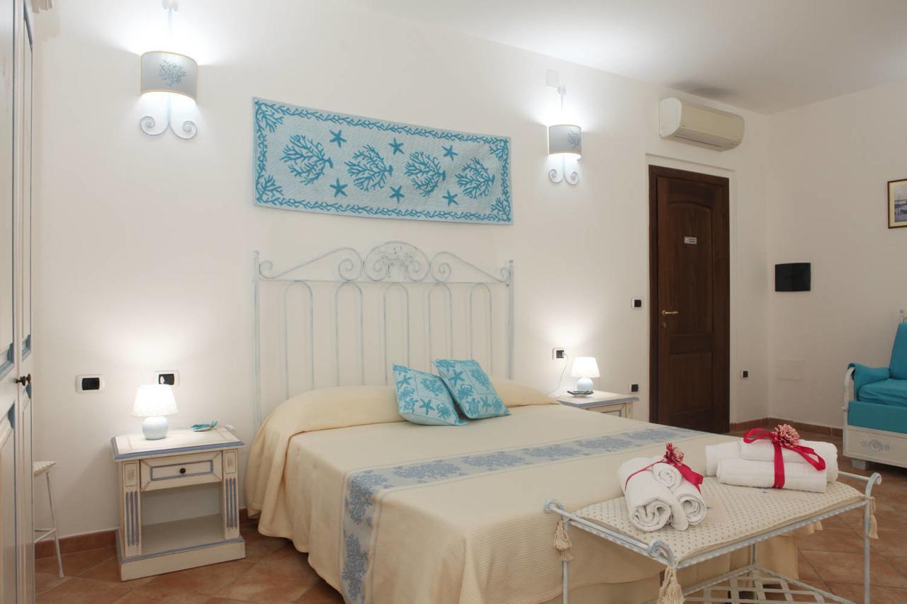 Guest House Villabianca Ла Мадалена Екстериор снимка