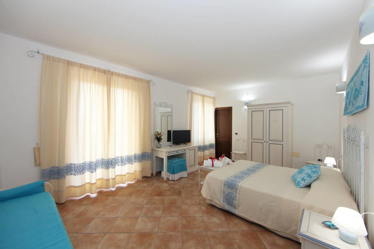 Guest House Villabianca Ла Мадалена Екстериор снимка