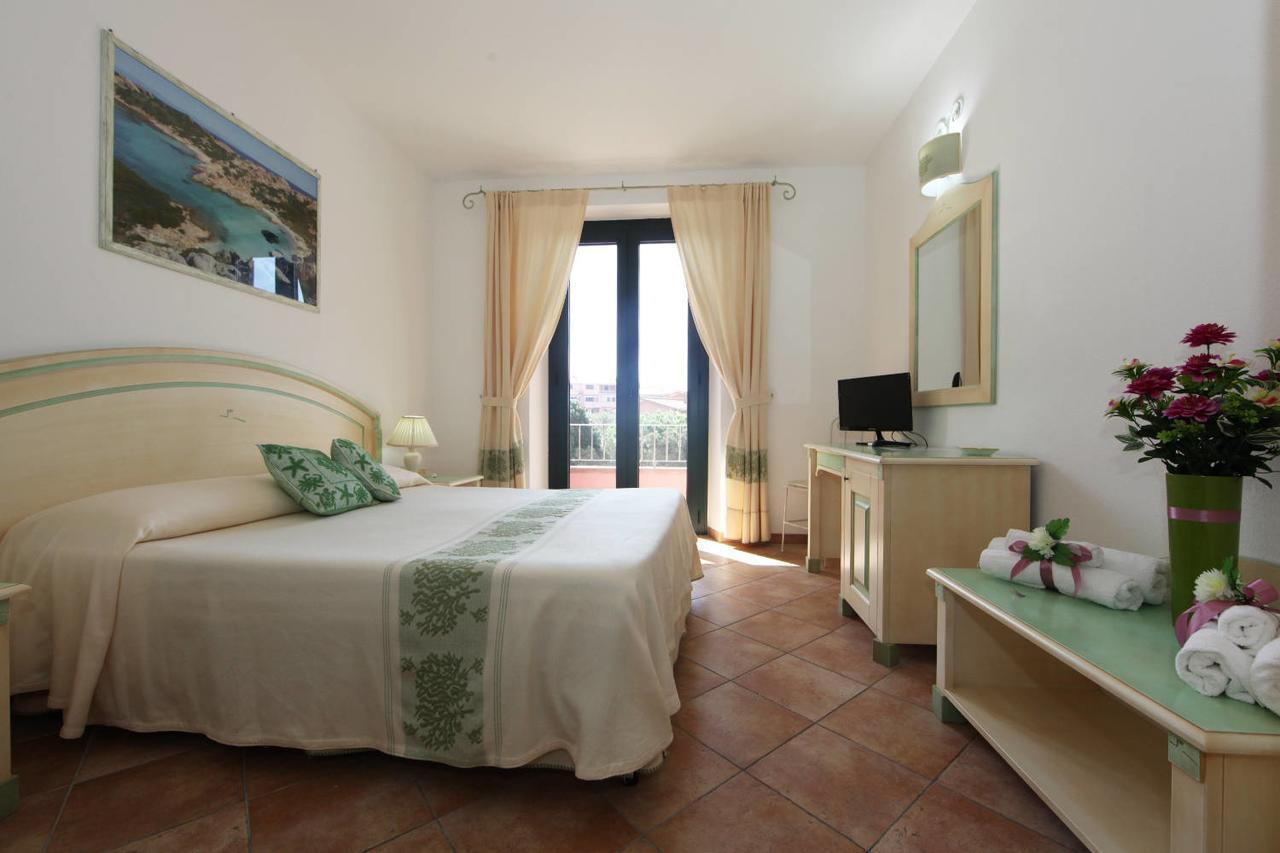 Guest House Villabianca Ла Мадалена Екстериор снимка