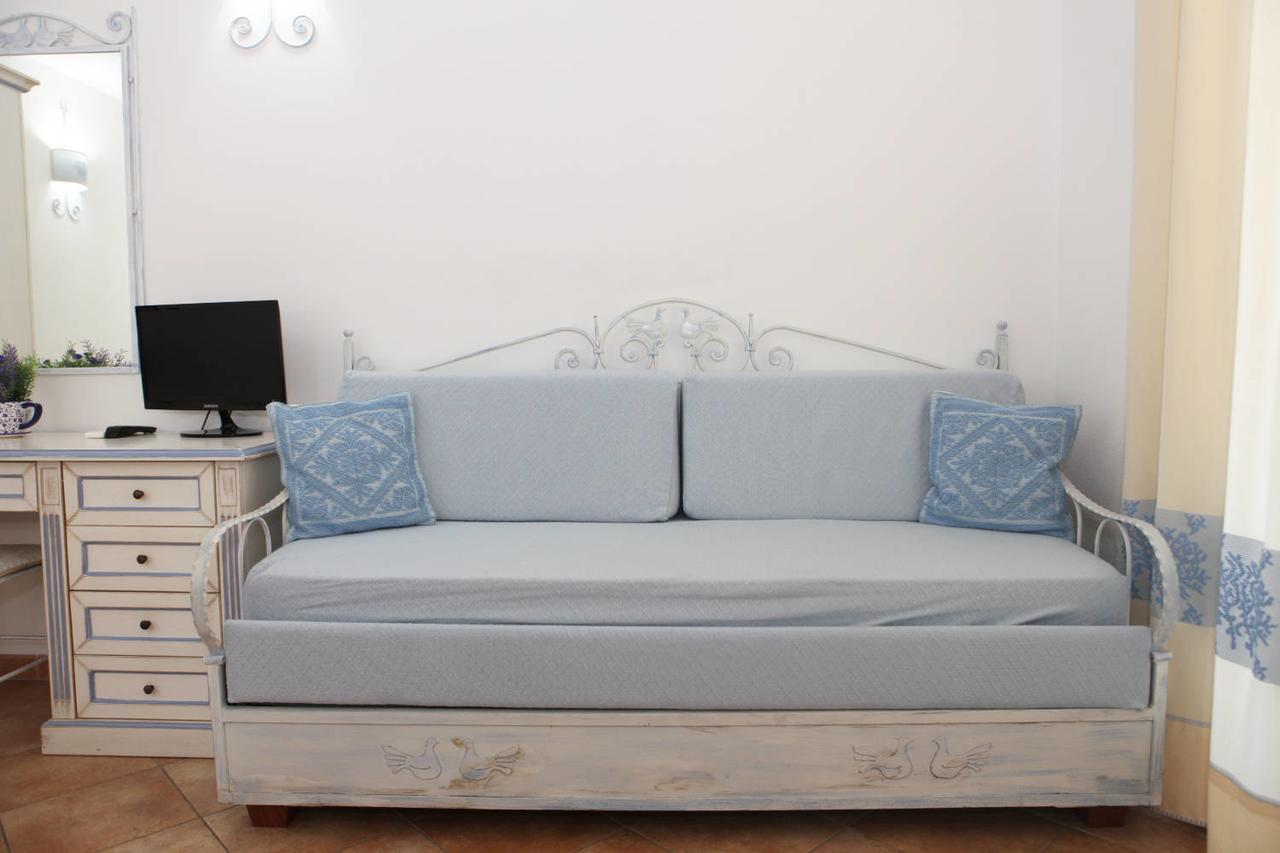 Guest House Villabianca Ла Мадалена Екстериор снимка