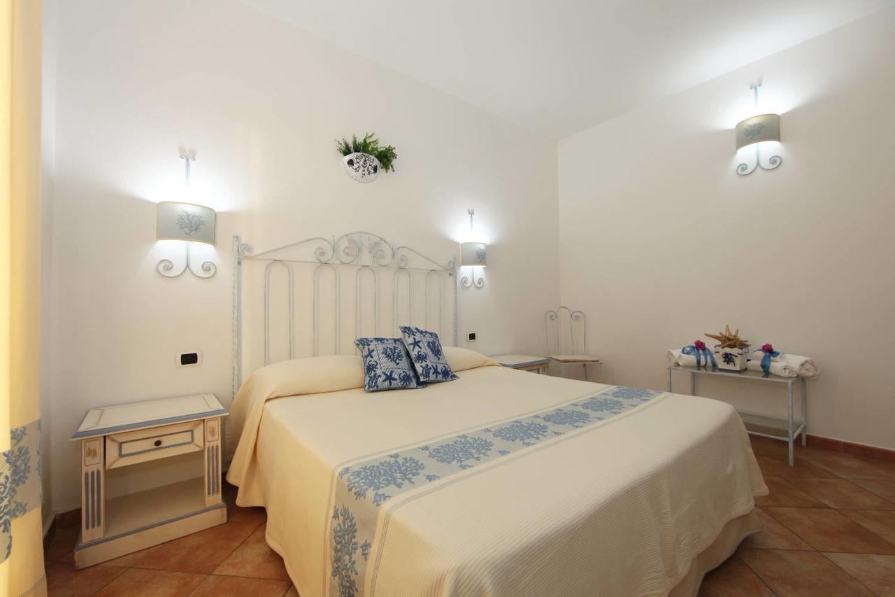 Guest House Villabianca Ла Мадалена Екстериор снимка