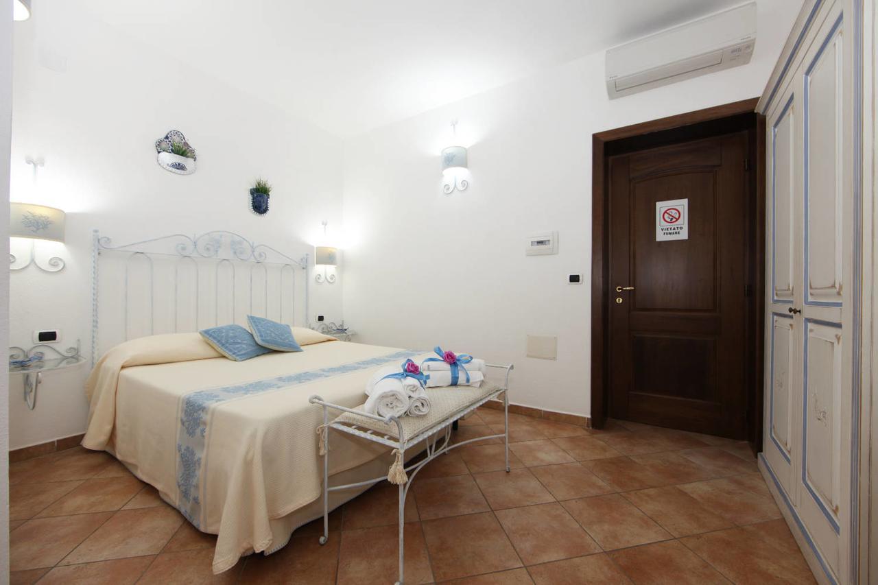 Guest House Villabianca Ла Мадалена Екстериор снимка